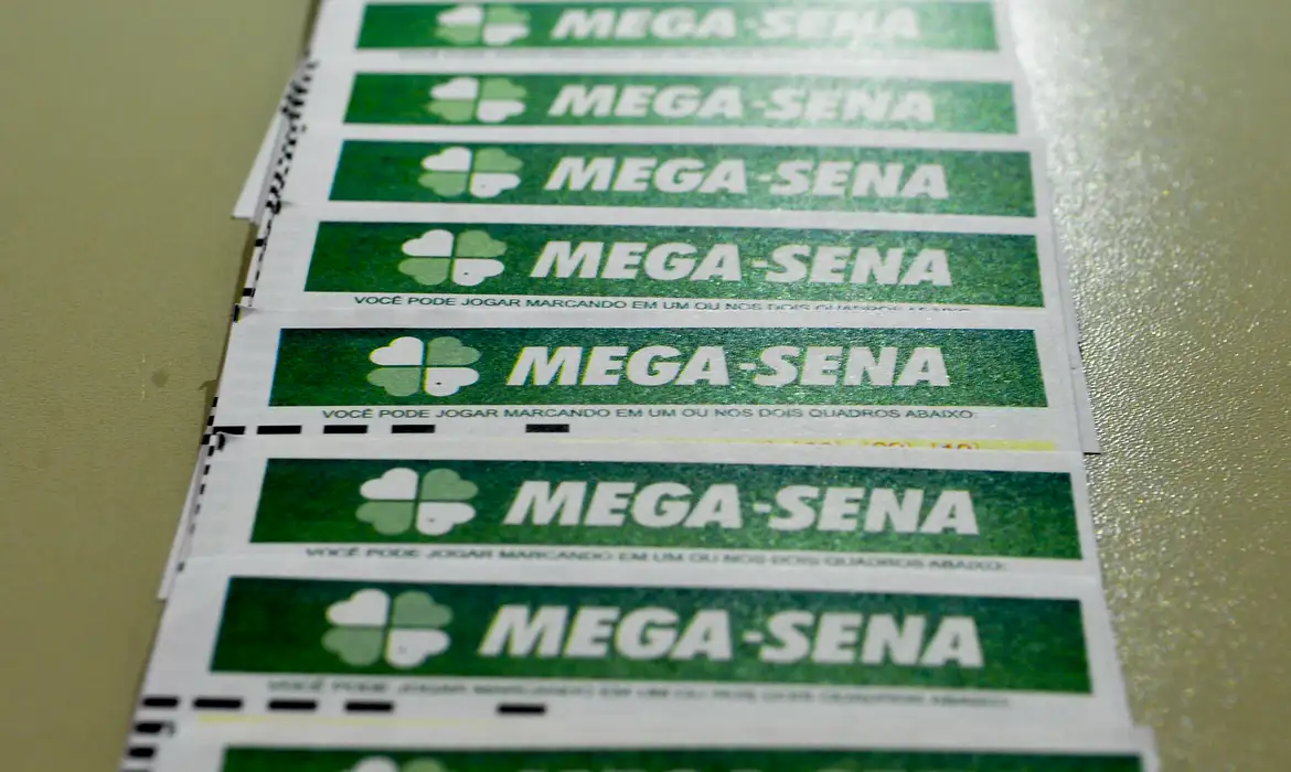 Mega-Sena 2711 acumula e pode pagar R$ 56 milhões no sábado (13) - EBC