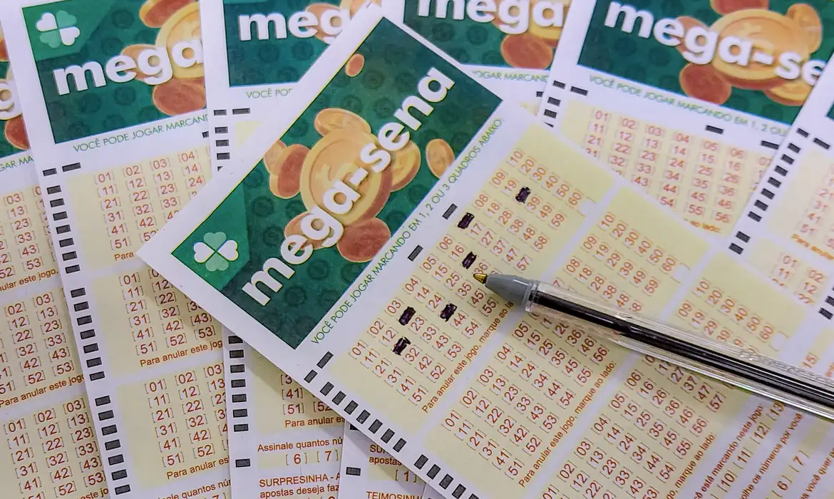 Mega-Sena acumula e vai a 50 milhões; 8 apostas de Minas acertam a quina - EBC