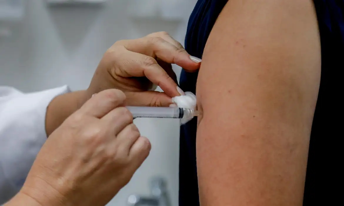 BH ainda não tem data para ampliar vacinação contra gripe - EBC